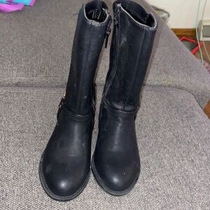 Girl size 8 calf boots black DKNY P2